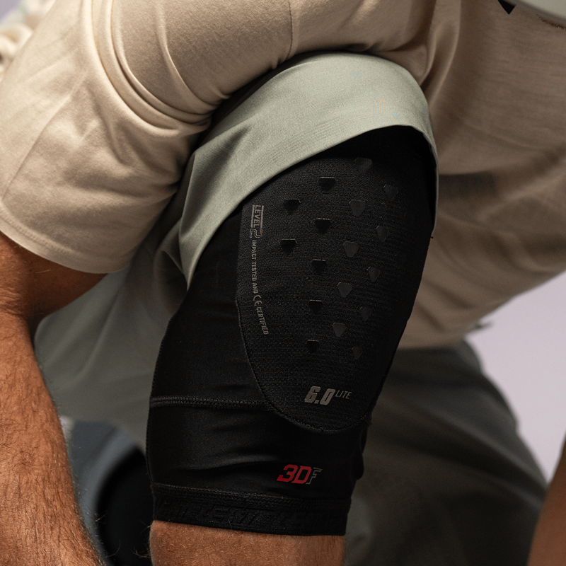 Leatt 6.0 Evo Lite Knee Guard in Black-6