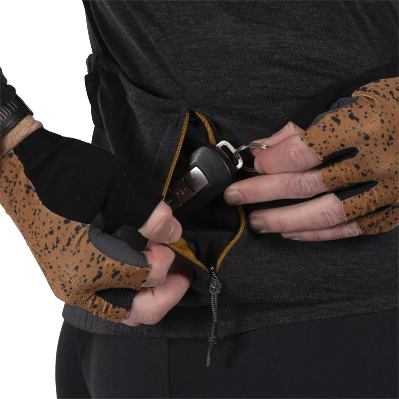 Leatt Endurance 4.0 Mountain Bike Long Sleeve Jersey in Black-6