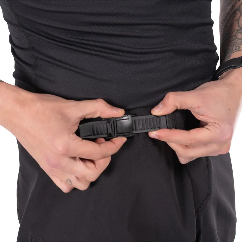 Leatt 1.0 MTB Ride Kit in Ghost Black-8