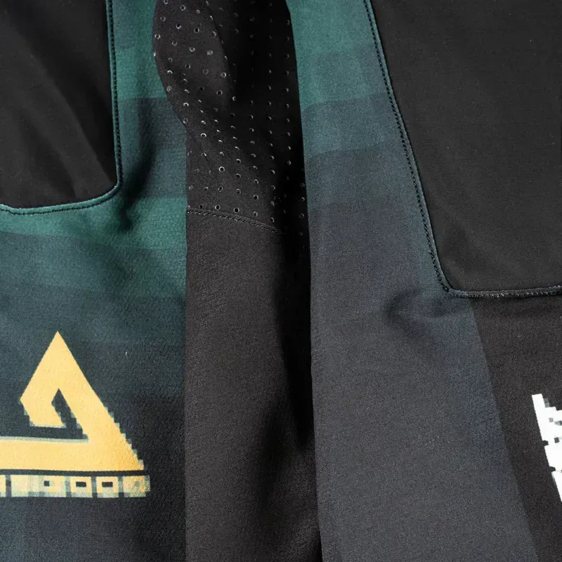 Leatt 1.0 MTB Ride Kit in Szymon Godziek-5