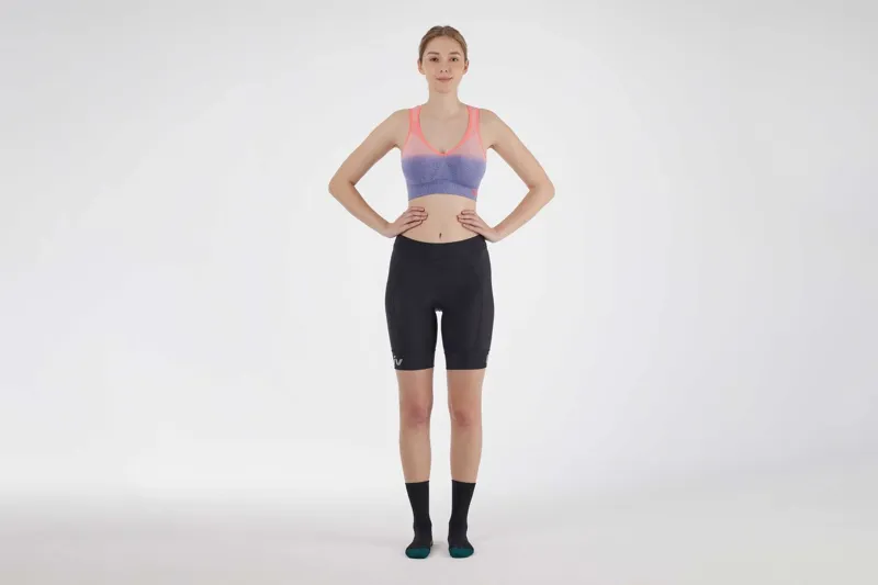 Liv Mossa Shorts in Black-5