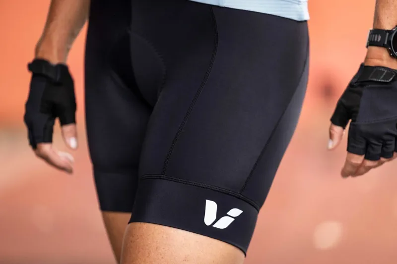 Liv Mossa Shorts in Black-8