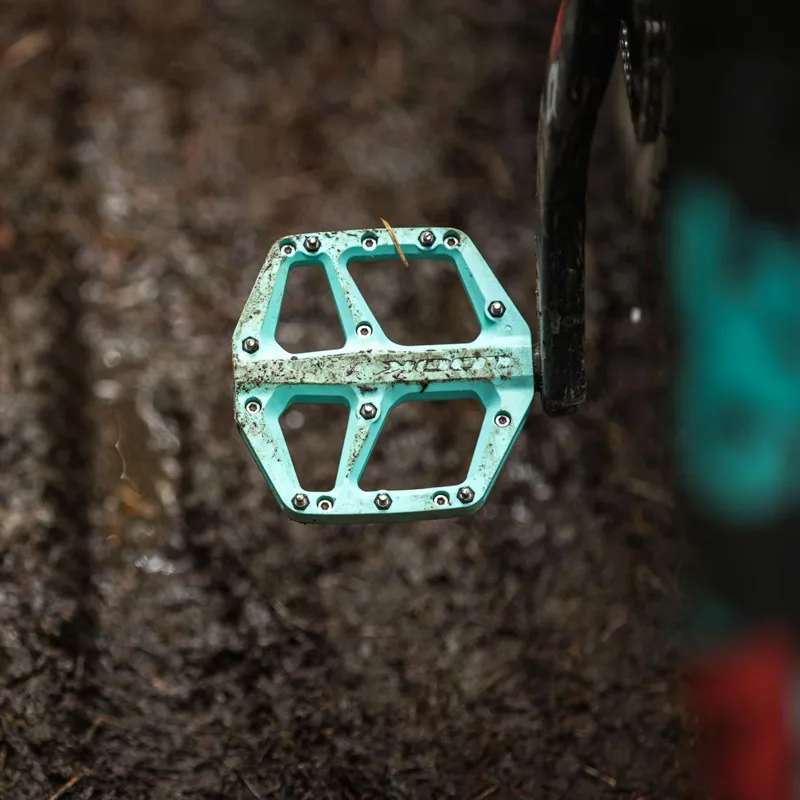 Look Trail Fusion Flat Pedals in Ice Blue-3