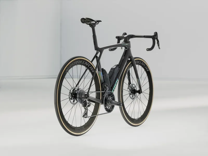 EX DEMO Trek Madone SLR 9 AXS Gen 8 Road Bike Medium 2026 in Matte/Gloss Carbon Smoke-1