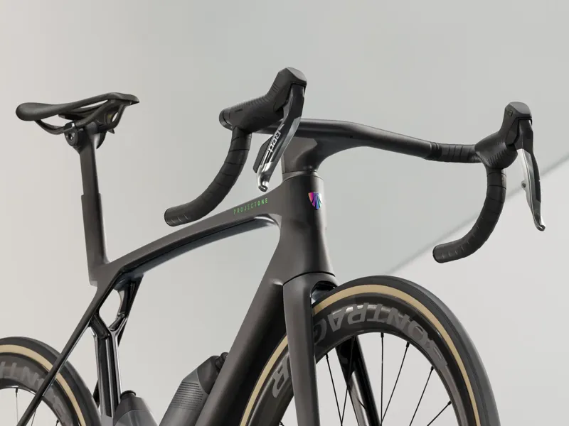 EX DEMO Trek Madone SLR 9 AXS Gen 8 Road Bike Medium 2026 in Matte/Gloss Carbon Smoke-4