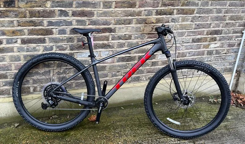 EX DEMO Trek Marlin 5 Hardtail Mountain Bike Large in Matte Dnister Black 