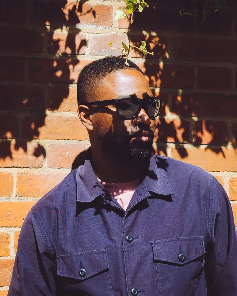 Madison Signal Matt Black Sunglasses with Black Mirror Lens-7