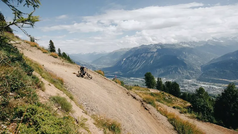 Specialized S-Works Turbo Levo 4 Carbon Electric Full Suspension MTB 2026 in Gloss Glacial Metallic-10