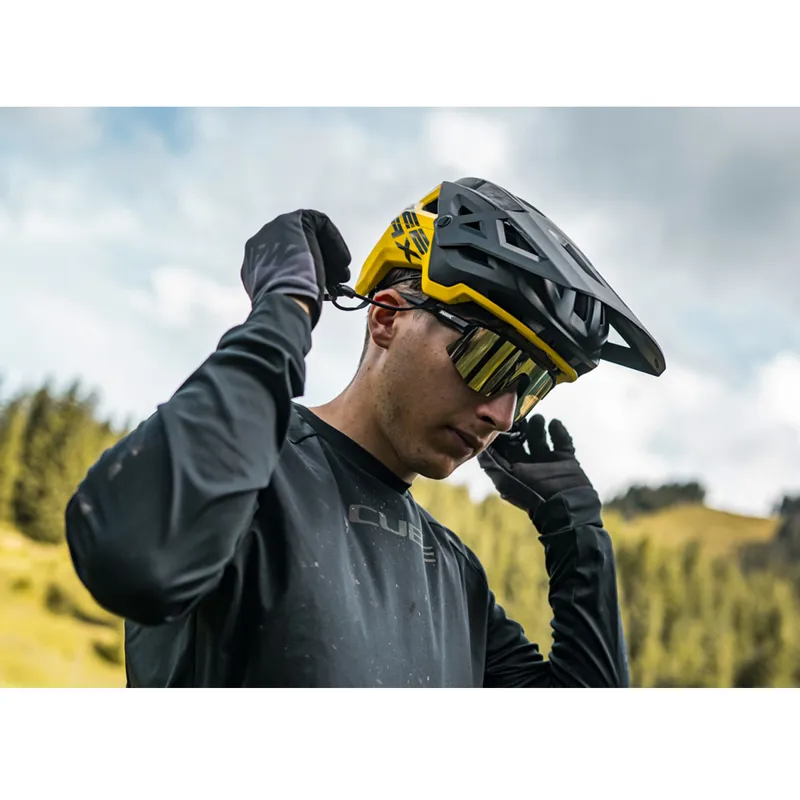 Mavic DeeMax Pro MIPS Helmet in Yellow/Black-4