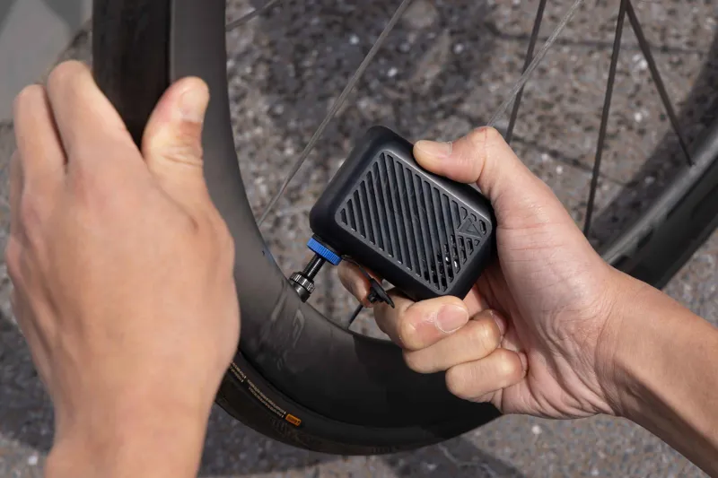 Giant Control Go E-Mini Electric Pump Inflator-6