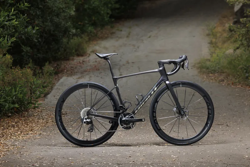 Giant Defy Advanced SL 0 Road Bike 2026 in Arctic Light-10