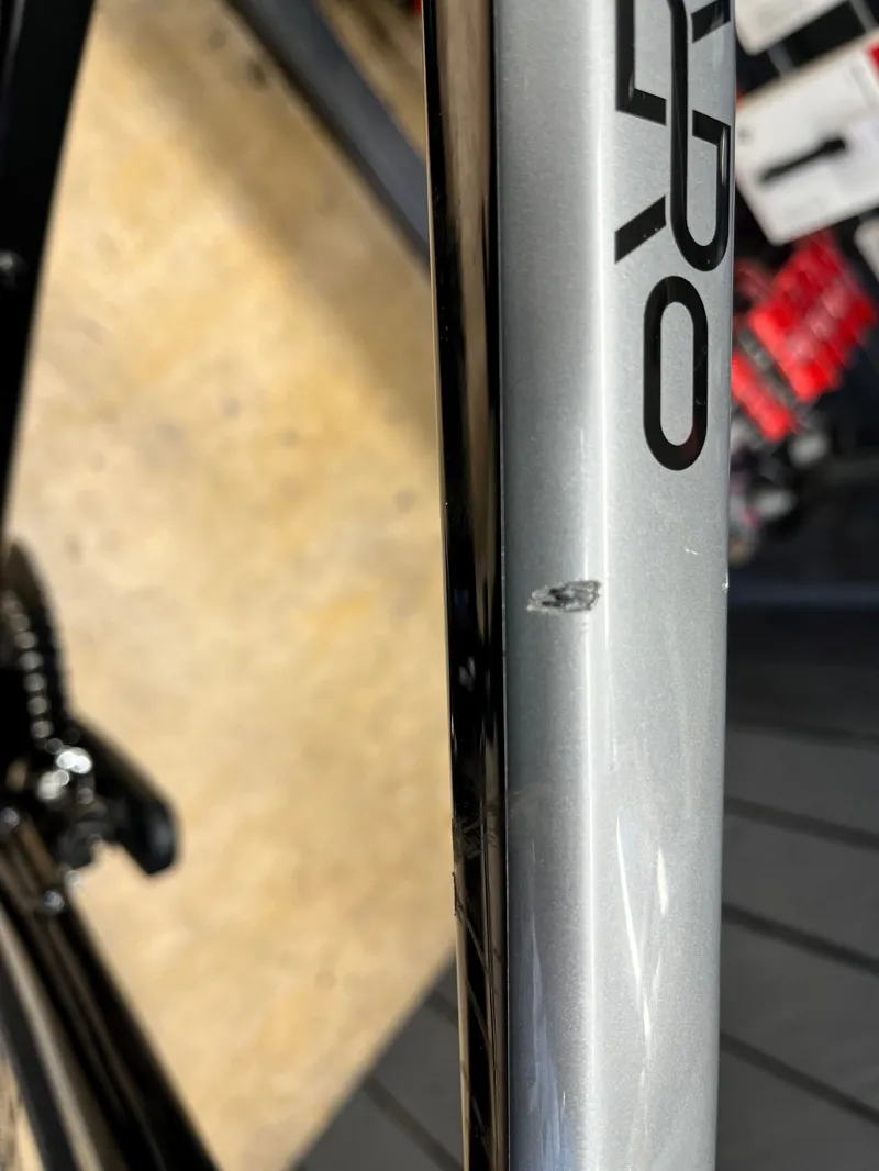 EX DISPLAY Orro Venturi EVO Ultegra R800 Road Bike Large 2023 in Black-2