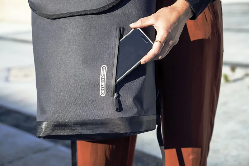 Ortlieb Soulo 25L Backpack in Ebony-10