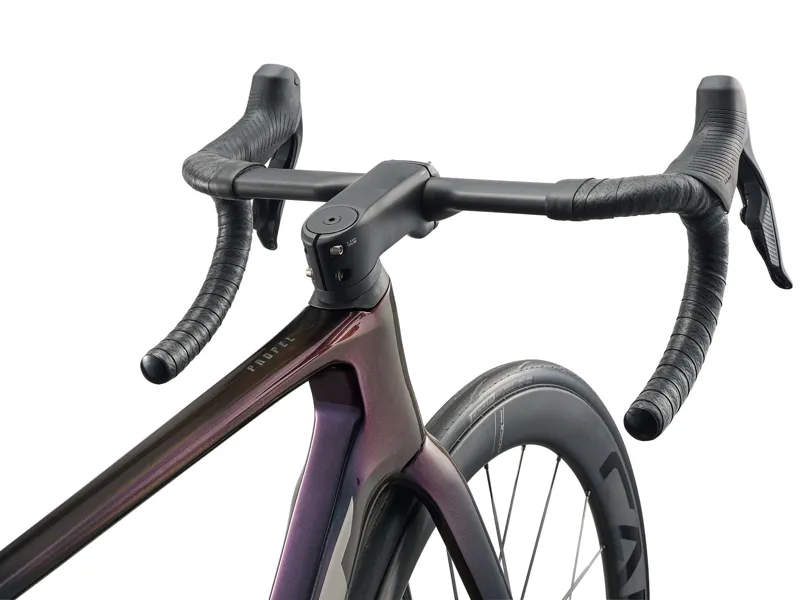 Giant Propel Advanced SL 0 Red AXS Road Bike 2026 in Arctic Light-8