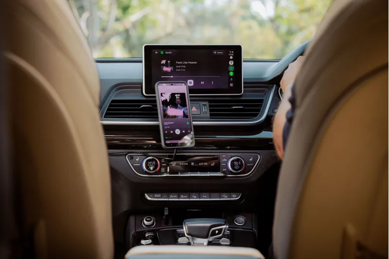 Quad Lock Wireless Carplay / Android Auto Adaptor in Black-3