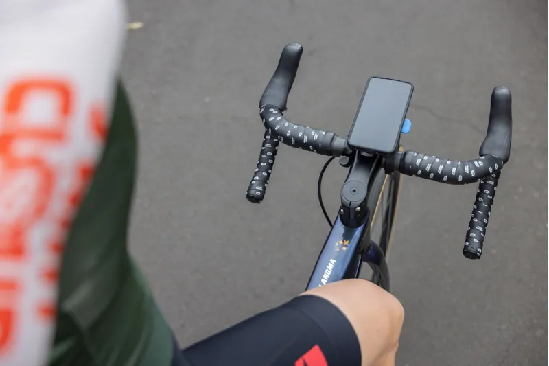 Quad Lock Out Front Mount V3 in Black-3