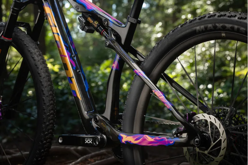 Giant Anthem Advanced SL SE Carbon Full Suspension Mountain Bike 2027 in Gloss Stormfire Sprint-12