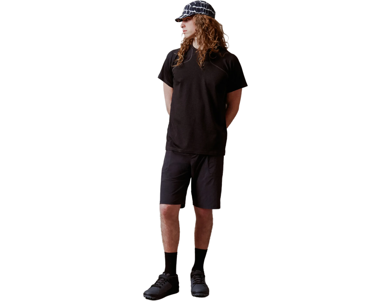 Endura Corner Short Liner/Chamois in Black-3