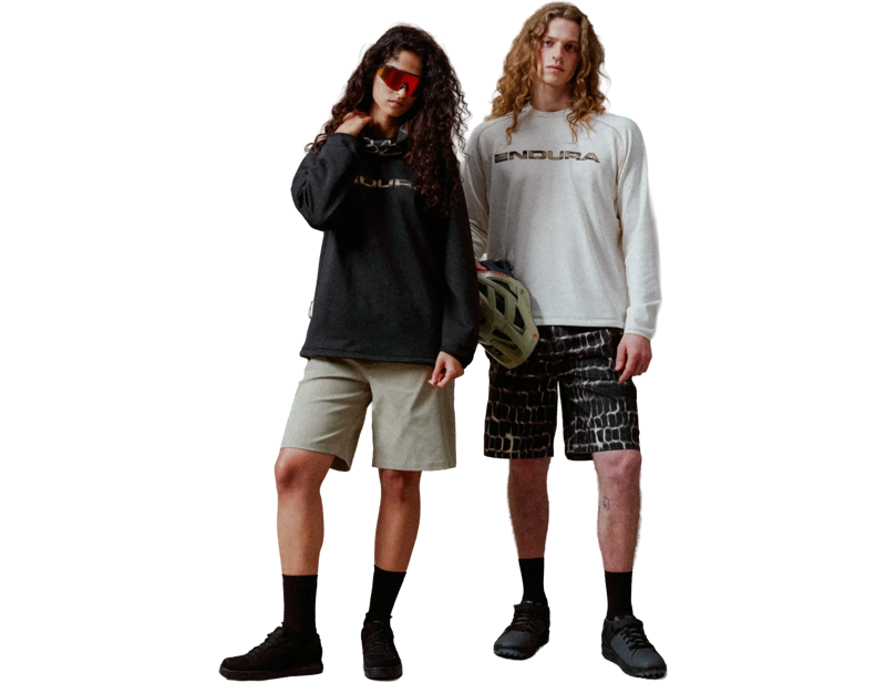 Endura Corner V Short  in Black Camo-3