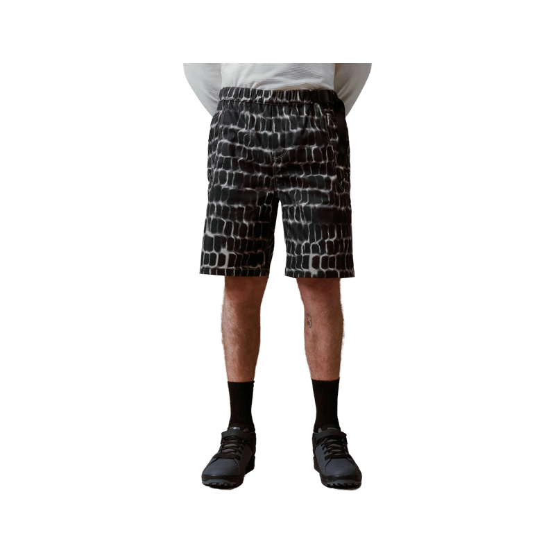 Balfes Bikes Endura Corner V Short in Black Camo | Free postage over £30, £10 off first order, price match & 0% finance.