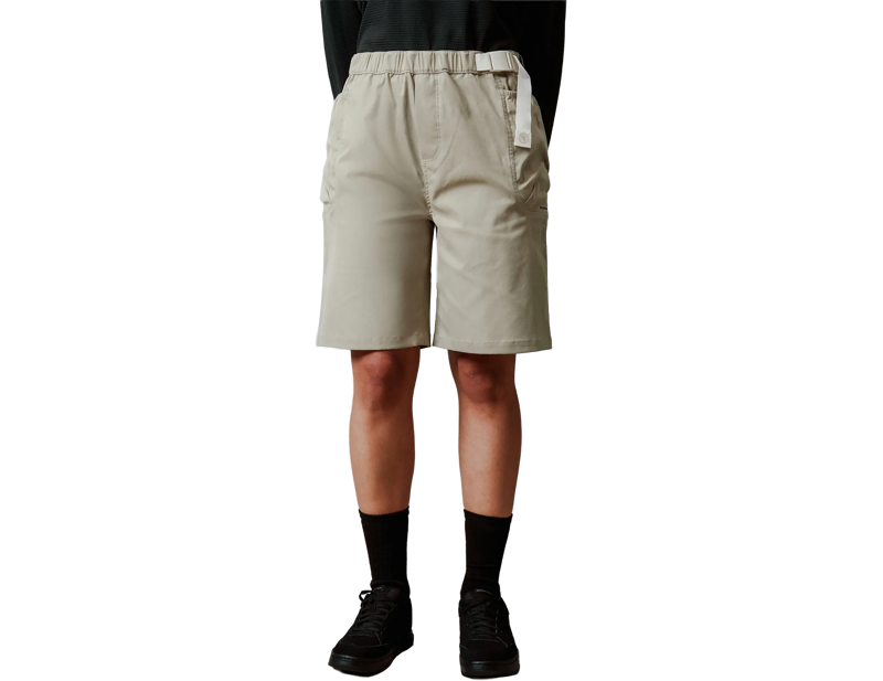 Balfes Bikes Endura Corner V Short in Silver Sage | Free postage over £30, £10 off first order, price match & 0% finance.