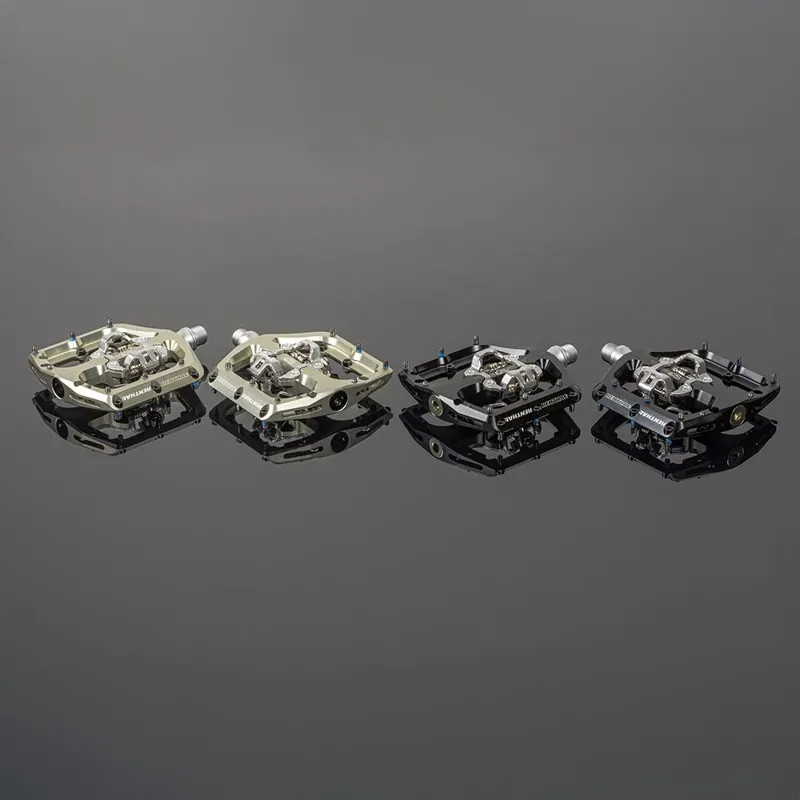 Renthal Revo-DHC Clip Pedals in Black-2