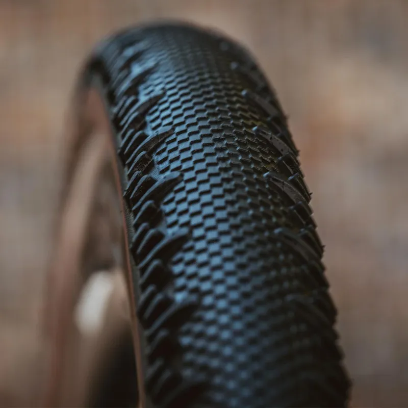 Schwalbe G-One RS Pro Evo Super Race V-Guard TLR Folding Tyre 700x35C in Tan-2