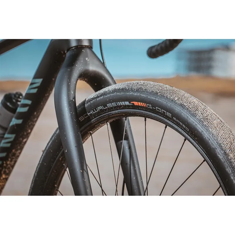 Schwalbe G-One Speed Performance RaceGuard Folding Tyre 700x30c in Black-2