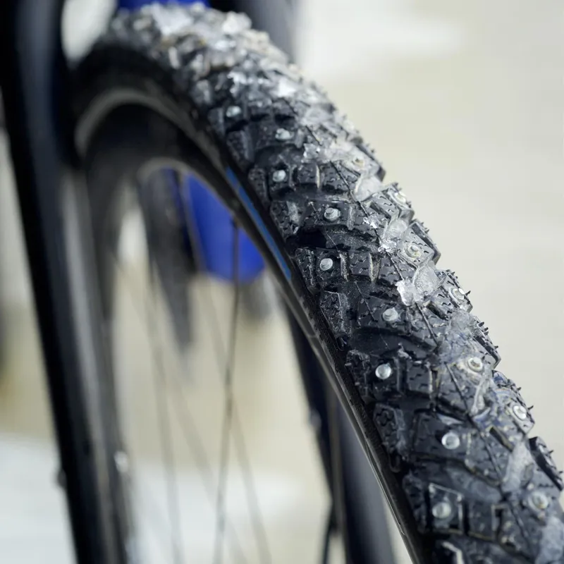 Schwalbe Marathon Winter Plus Smartguard 700x35c Spiked Tyre in Black/Reflective-2