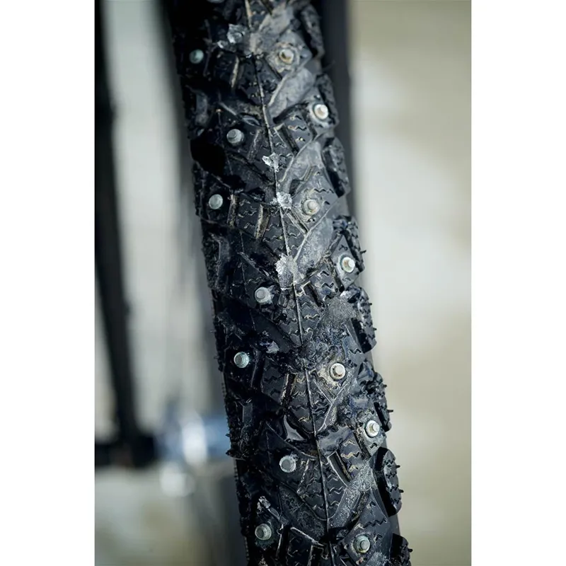 Schwalbe Marathon Winter RaceGuard Tyre 700x35 in Black/Reflective-3
