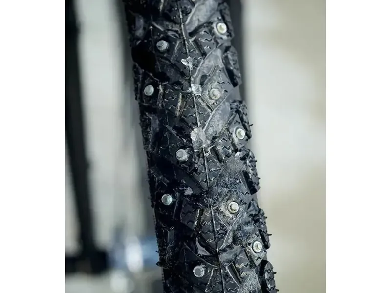 Schwalbe Marathon Winter RaceGuard Tyre 700x35 in Black/Reflective-3