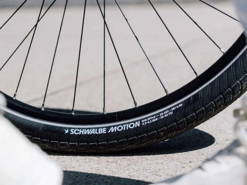 Schwalbe Motion Big Apple RaceGuard 24 Inch Tyre in Black/Reflective-3