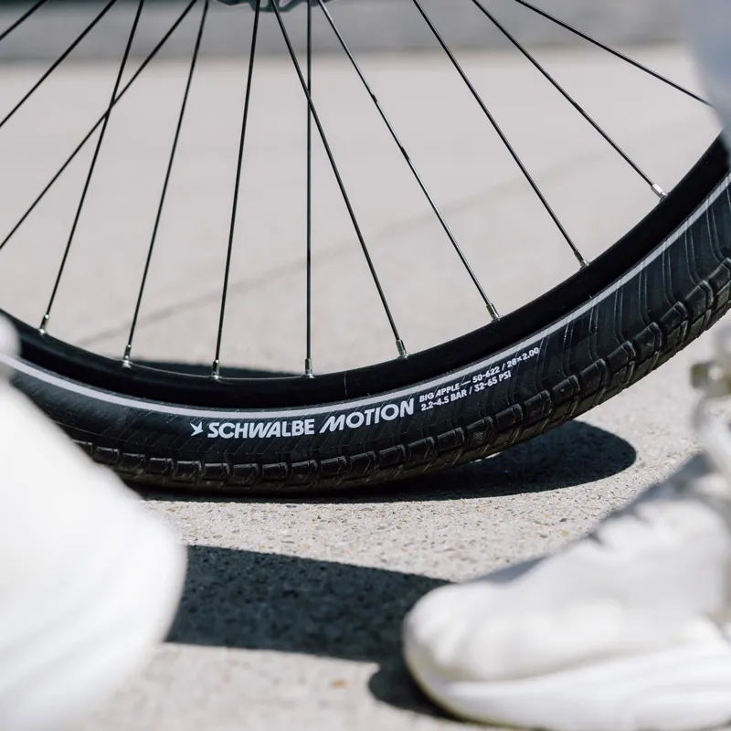 Schwalbe Motion Big Apple RaceGuard 24 Inch Tyre in Black/Reflective-3