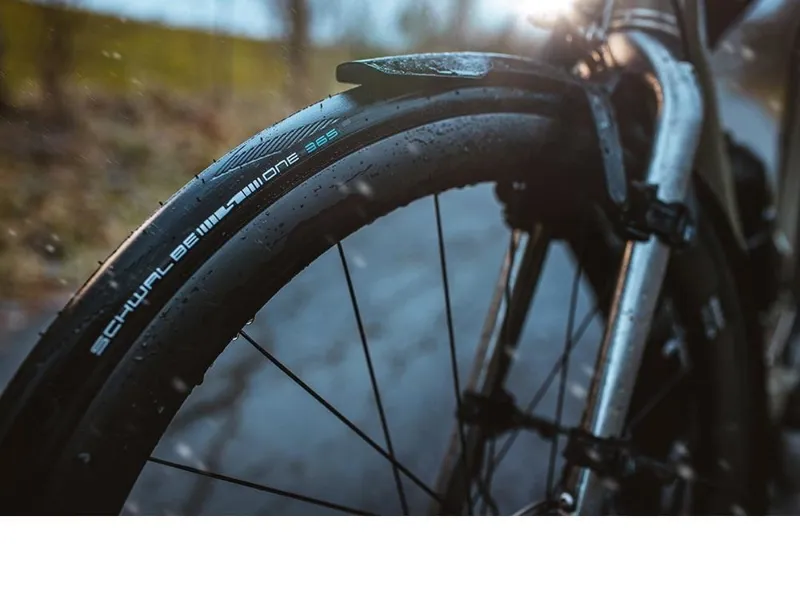 Schwalbe One 365 Performance RaceGuard Folding TLE 700c Road Tyre in Black-2