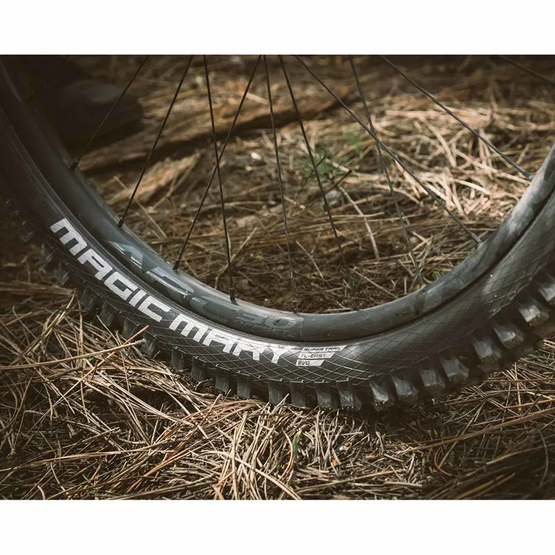 Schwalbe Magic Mary Radial Gravity Pro Soft Evo TLR 27.5x2.50 Tyre In Black-2