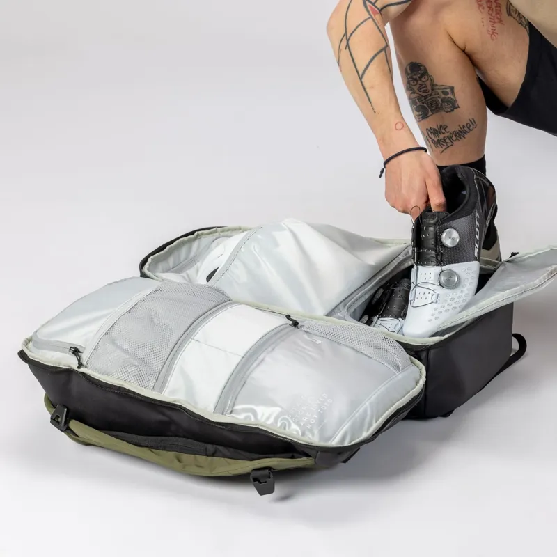 Scott Gear 40 Backpack in Douglas Green/Black-5