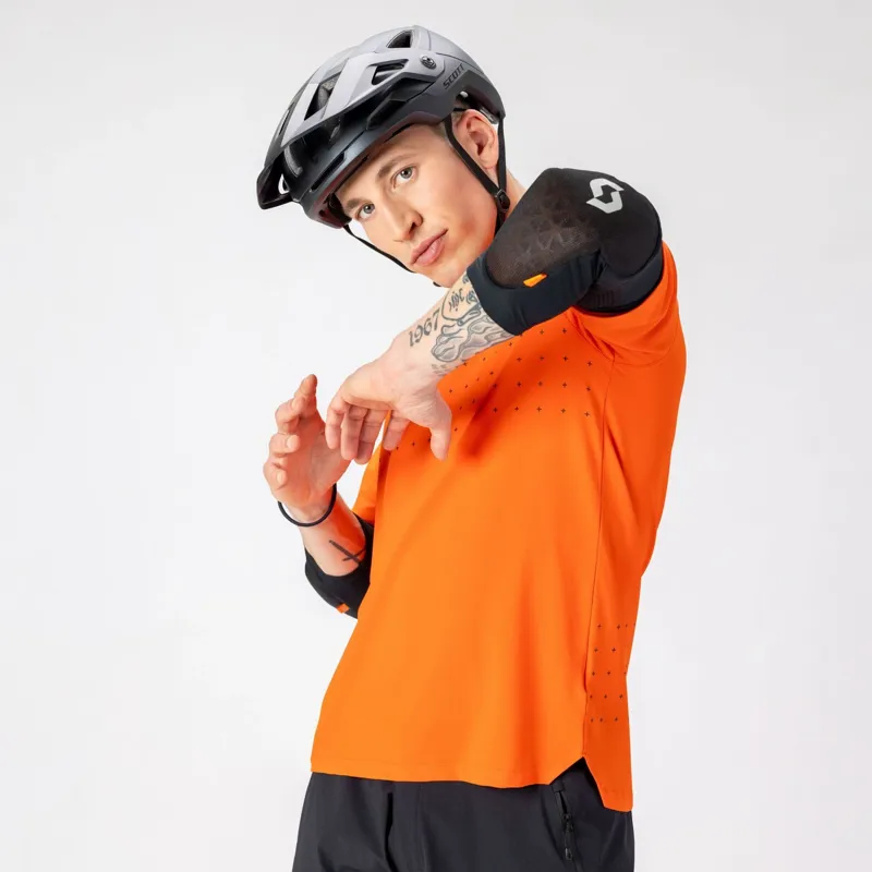 Scott Soldier Elbow Guards in Black-3