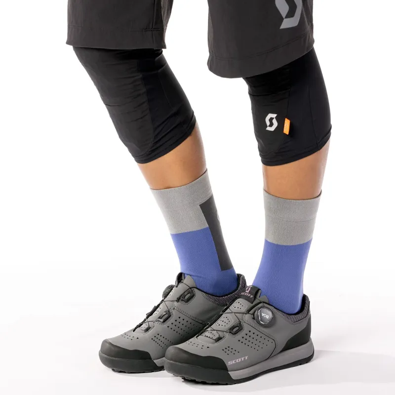 Scott Soldier Ghost Knee Guards in Black-3