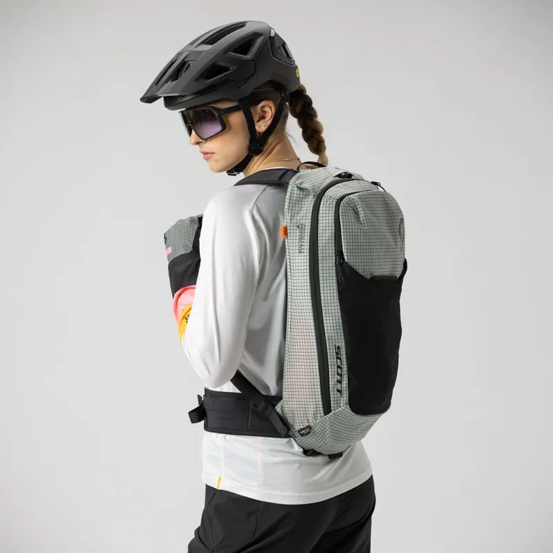 Scott Trail Protect 10 Backpack in Light Grey/Black-2