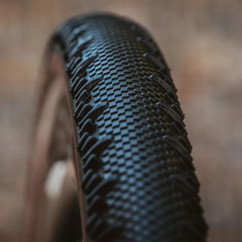 Schwalbe G-One RS Pro Evo V-Guard TLE 28x2.00in Folding Gravel Tyre in Tan-2