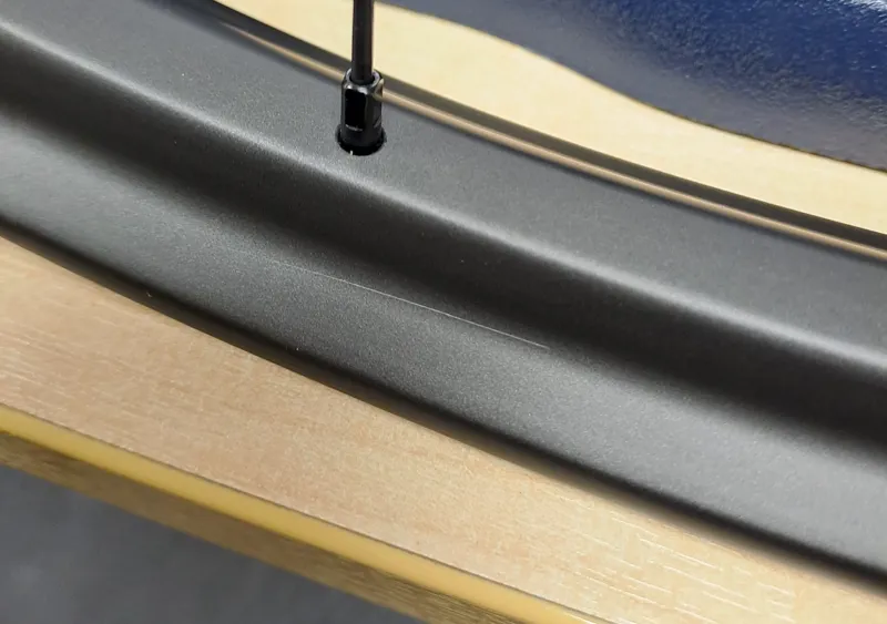 EX DISPLAY Roval Traverse SL II 240 6B 29in Front Wheel in Carbon/Black-1