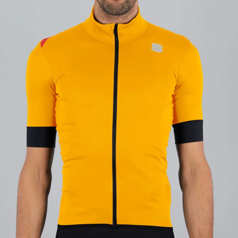 Balfes Bikes Sportful Fiandre Light No Rain Short Sleeve Jersey in Yellow | Free postage over £30, £10 off first order, price match & 0% finance.