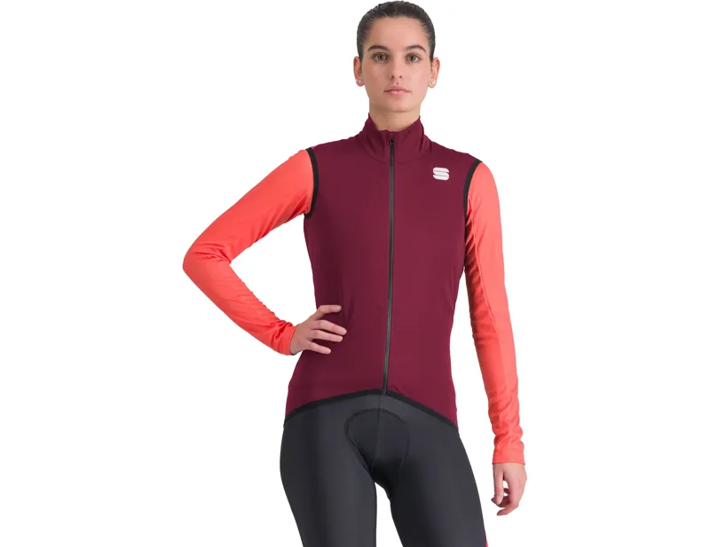 Balfes Bikes Sportful Fiandre Light Norain Women's Gilet in Red Wine | Free postage over £30, £10 off first order, price match & 0% finance.
