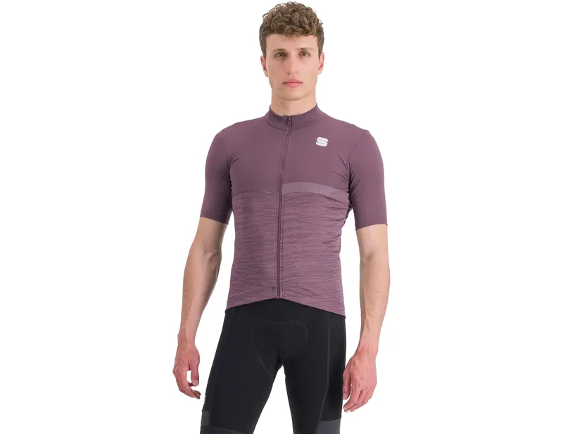 Balfes Bikes Sportful Giara Jersey in Huckleberry | Free postage over £30, £10 off first order, price match & 0% finance.