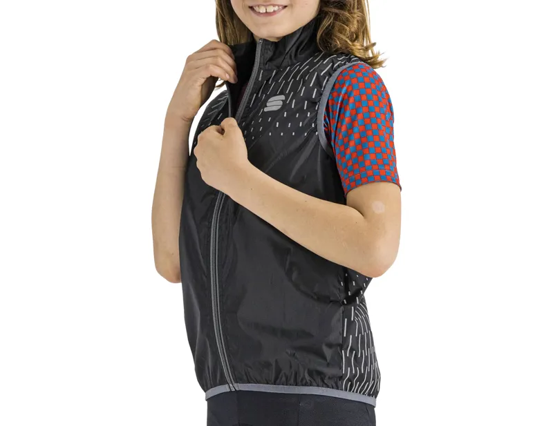 Balfes Bikes Sportful Kid Reflex Gilet in Black | Free postage over £30, £10 off first order, price match & 0% finance.