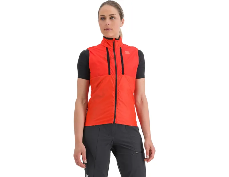 Balfes Bikes Sportful Giara Women's Layer Gilet in Pompelmo | Free postage over £30, £10 off first order, price match & 0% finance.