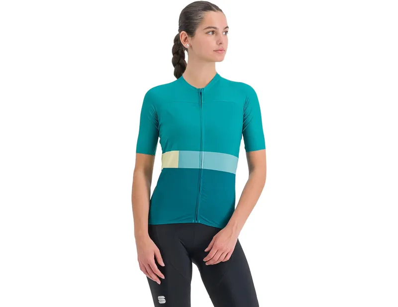 Balfes Bikes Sportful Snap Women's Short Sleeve Jersey in Shade Spruce/Light Green | Free postage over £30, £10 off first order, price match & 0% finance.
