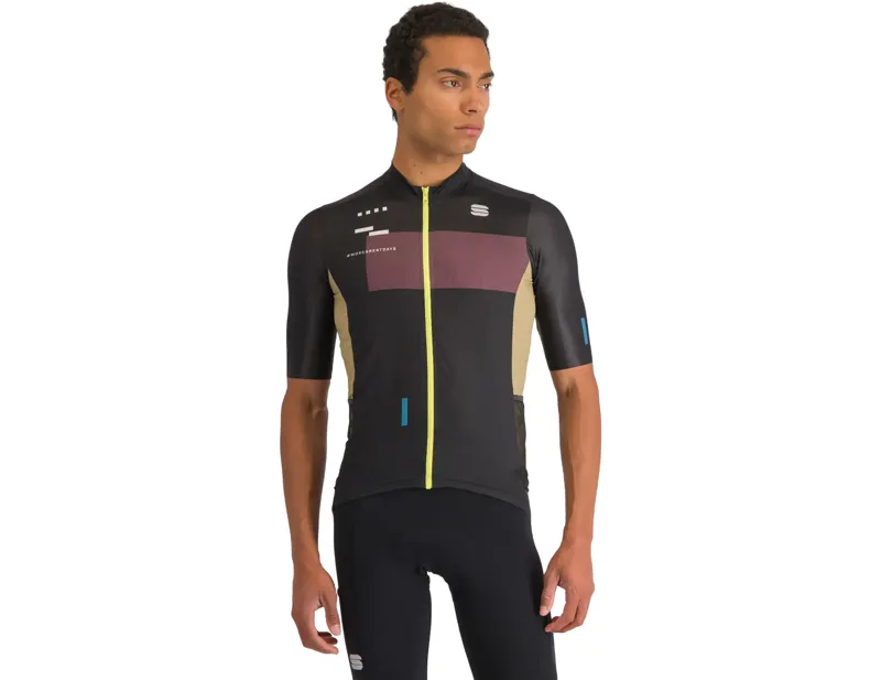 Balfes Bikes Sportful Breakout Supergiara Jersey in Black | Free postage over £30, £10 off first order, price match & 0% finance.