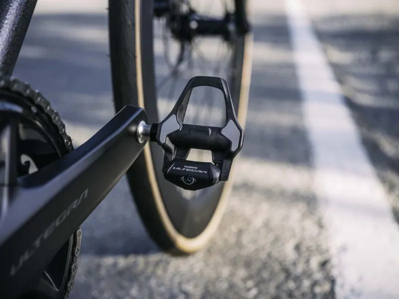 Shimano Ultegra R8200 Carbon - SPD-SLR - 4mm Longer Axle Road Pedals in Black-7