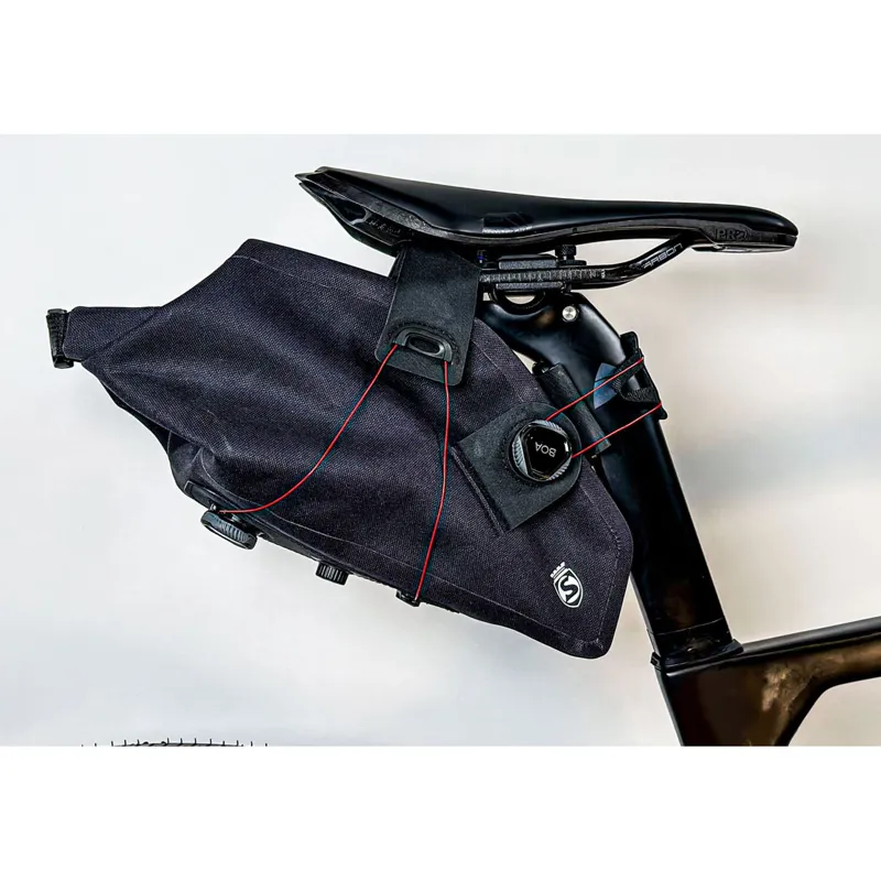 Silca - Grinta Roll-Top Adventure Saddle Bag in black 2L-5L-5